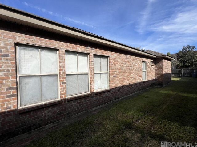 767 Summer Breeze Dr, Baton Rouge, LA 70810