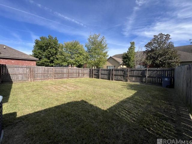 767 Summer Breeze Dr, Baton Rouge, LA 70810