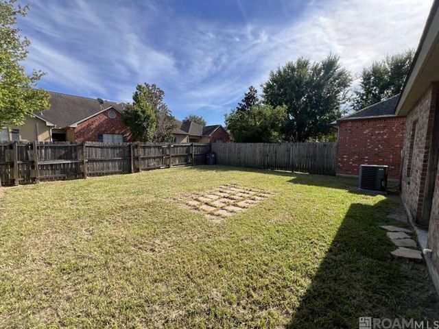 767 Summer Breeze Dr, Baton Rouge, LA 70810