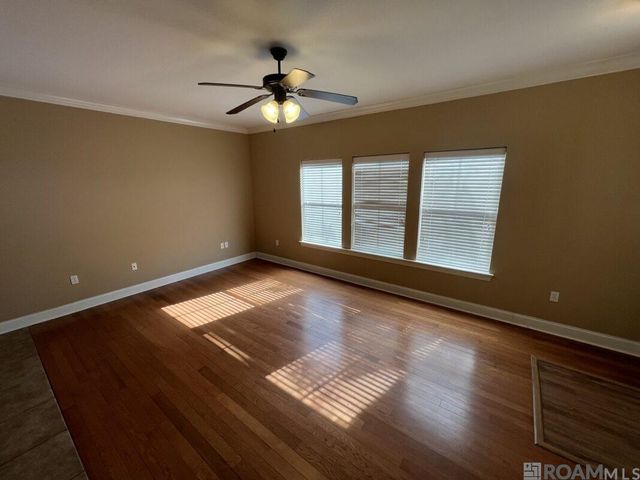 767 Summer Breeze Dr, Baton Rouge, LA 70810