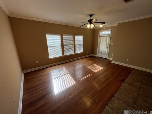 767 Summer Breeze Dr, Baton Rouge, LA 70810