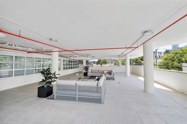 280 SW 20th Rd 904, Miami, FL 33129