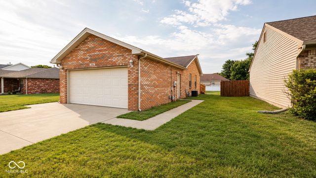 210 Bishop Drive, Seymour, IN 47274