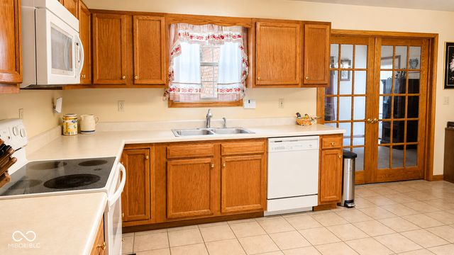 210 Bishop Drive, Seymour, IN 47274