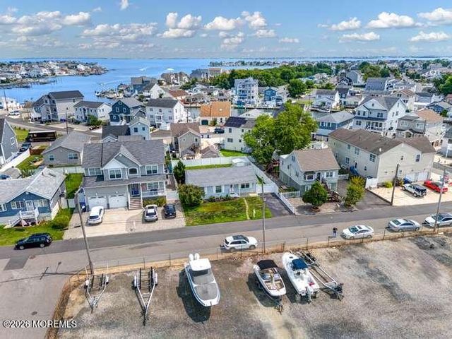 625 Beachwood Avenue, Toms River, NJ 08753