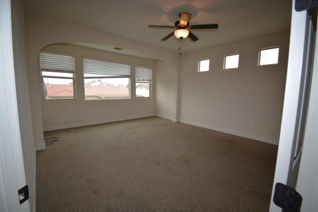 3310 N Jason Avenue, Fresno, CA 93737