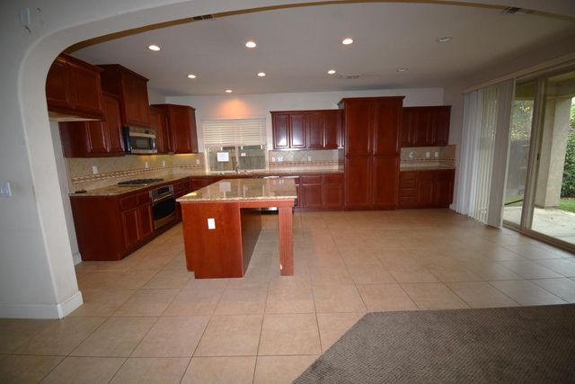 3310 N Jason Avenue, Fresno, CA 93737