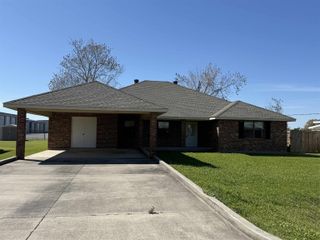 208 Diplomat Way Drive, Thibodaux, LA 70301