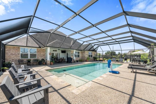 10011 Fan Palm Drive, Mont Belvieu, TX 77523