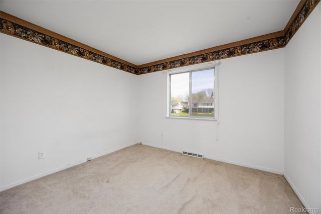3036 Shawnee Lane, Waterford Charter Township, MI 48329