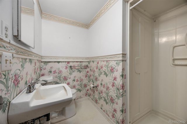 3036 Shawnee Lane, Waterford Charter Township, MI 48329
