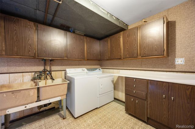 3036 Shawnee Lane, Waterford Charter Township, MI 48329