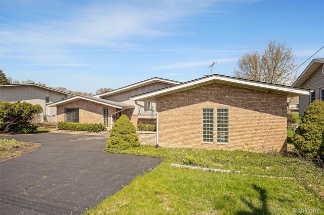 3036 Shawnee Lane, Waterford Charter Township, MI 48329