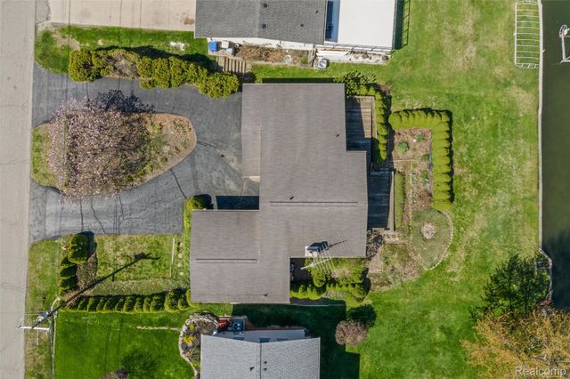 3036 Shawnee Lane, Waterford Charter Township, MI 48329