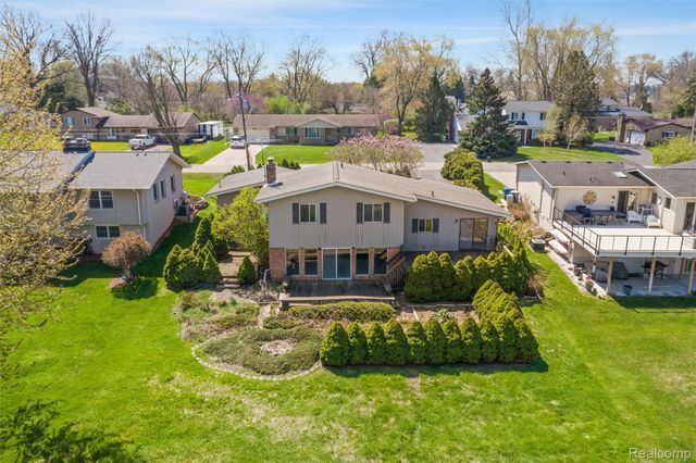 3036 Shawnee Lane, Waterford Charter Township, MI 48329