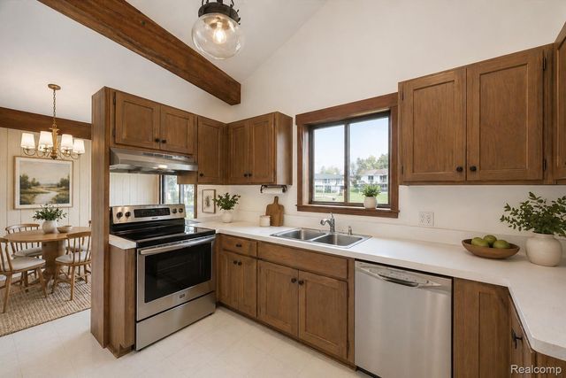 3036 Shawnee Lane, Waterford Charter Township, MI 48329