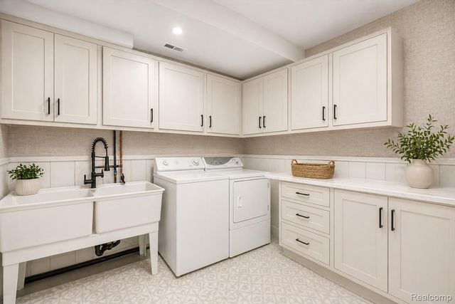 3036 Shawnee Lane, Waterford Charter Township, MI 48329