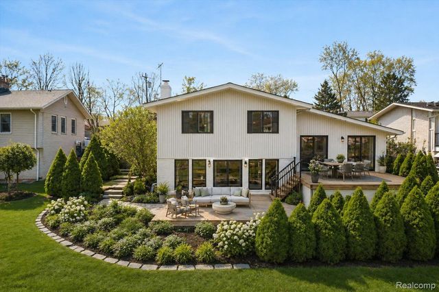 3036 Shawnee Lane, Waterford Charter Township, MI 48329