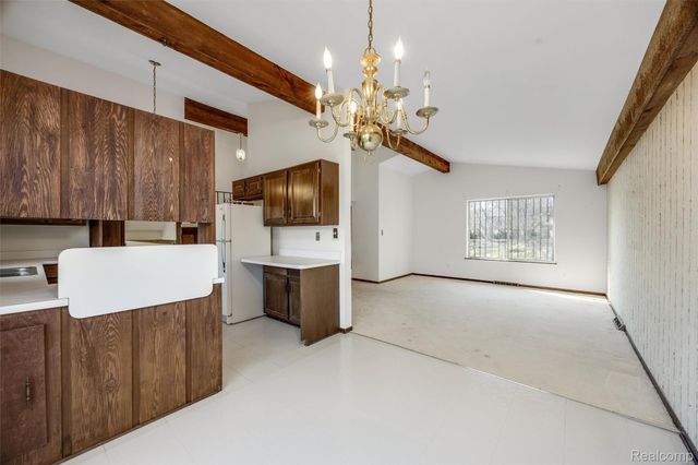 3036 Shawnee Lane, Waterford Charter Township, MI 48329