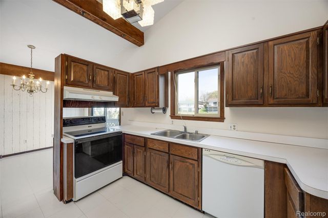 3036 Shawnee Lane, Waterford Charter Township, MI 48329