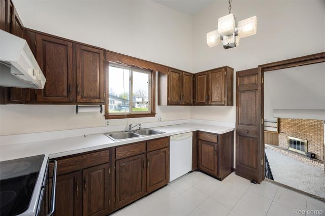 3036 Shawnee Lane, Waterford Charter Township, MI 48329
