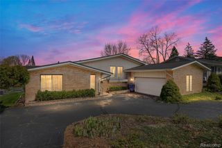 3036 Shawnee Lane, Waterford Charter Township, MI 48329