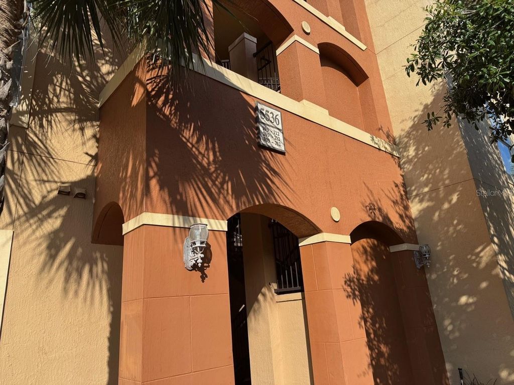5536 METROWEST BOULEVARD 8-311, Orlando, FL 32811