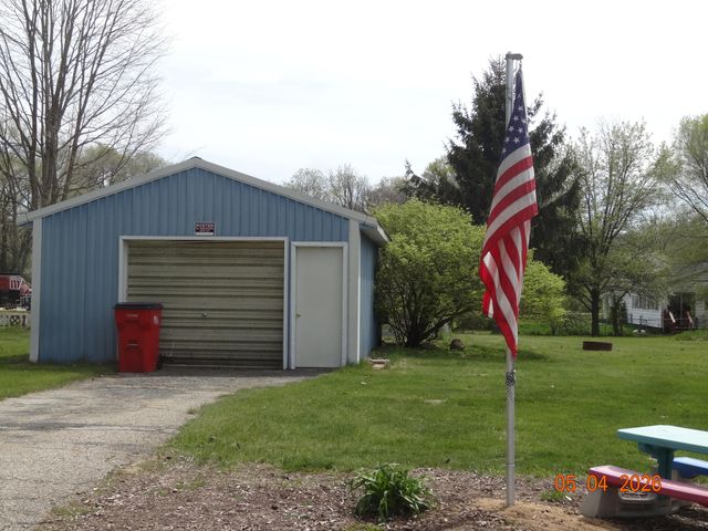 538 E 82nd Street, Newaygo, MI 49337