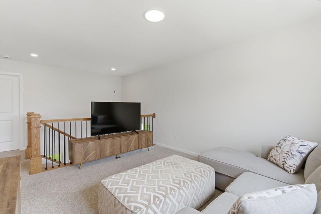 547 Marilyn Way, Valparaiso, IN 46385