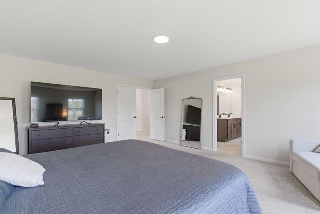 547 Marilyn Way, Valparaiso, IN 46385