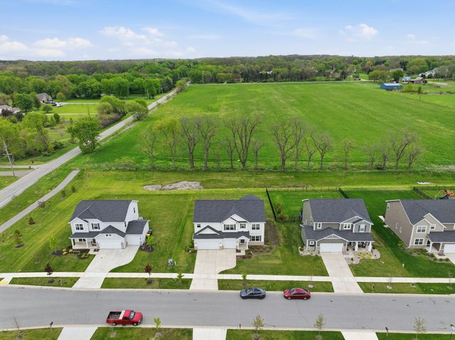 547 Marilyn Way, Valparaiso, IN 46385