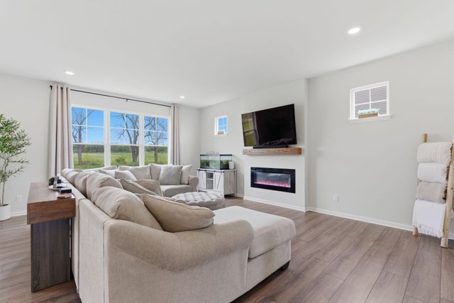 547 Marilyn Way, Valparaiso, IN 46385