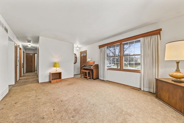 N170W20569 Parkview DRIVE, Jackson, WI 53037