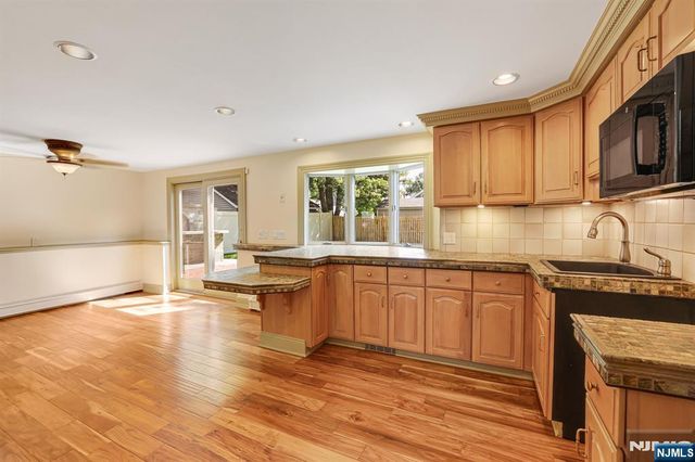 4 4th Street, Pequannock Township, NJ 07440