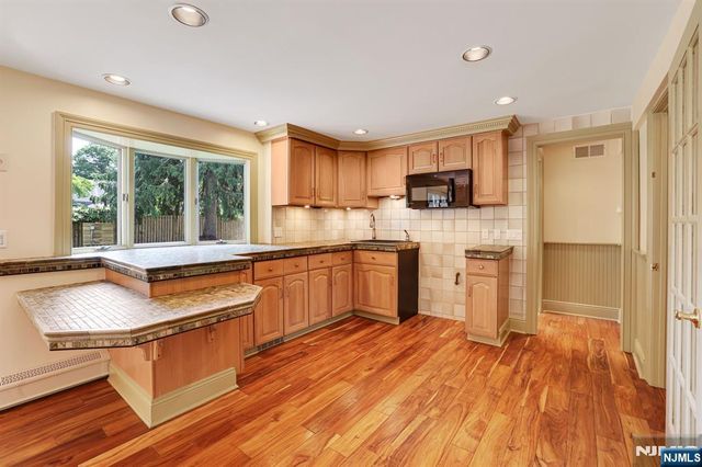 4 4th Street, Pequannock Township, NJ 07440