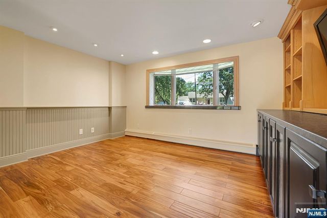 4 4th Street, Pequannock Township, NJ 07440
