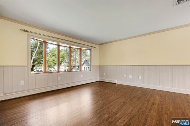 4 4th Street, Pequannock Township, NJ 07440