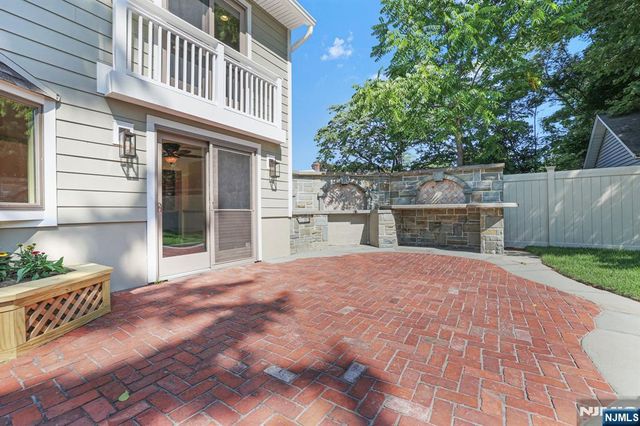 4 4th Street, Pequannock Township, NJ 07440