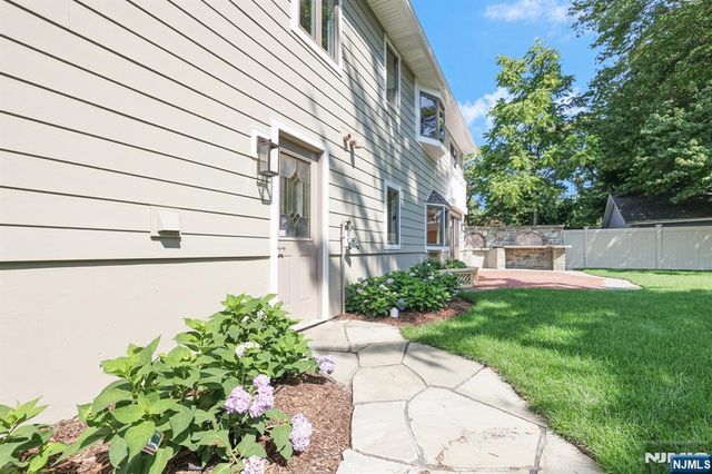4 4th Street, Pequannock Township, NJ 07440