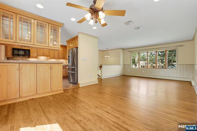 4 4th Street, Pequannock Township, NJ 07440