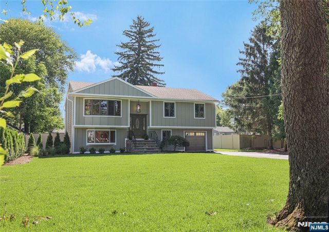 4 4th Street, Pequannock Township, NJ 07440