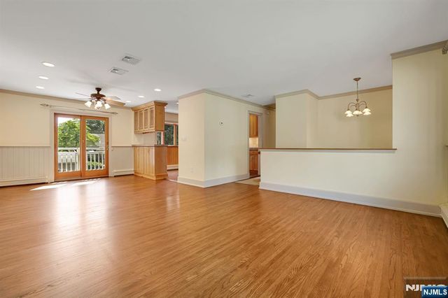 4 4th Street, Pequannock Township, NJ 07440