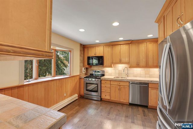 4 4th Street, Pequannock Township, NJ 07440