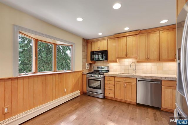 4 4th Street, Pequannock Township, NJ 07440