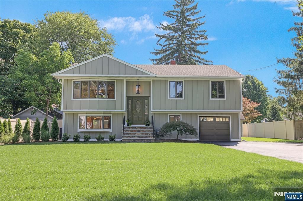 4 4th Street, Pequannock Township, NJ 07440