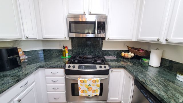 5544 W GERONIMO WAY, West Jordan, UT 84081