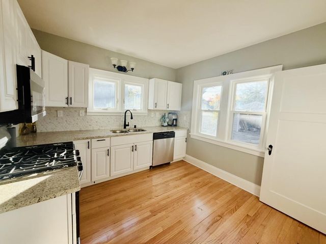 155 W Crawford AVENUE, Milwaukee, WI 53207