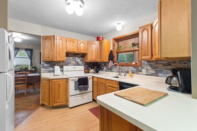 27640 Meridian Avenue, Belle Plaine, MN 56011