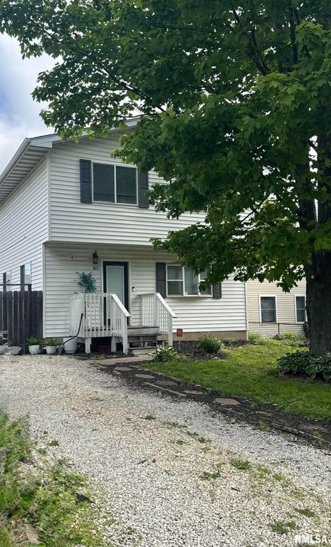923 E LONDON Avenue, Peoria Heights, IL 61616