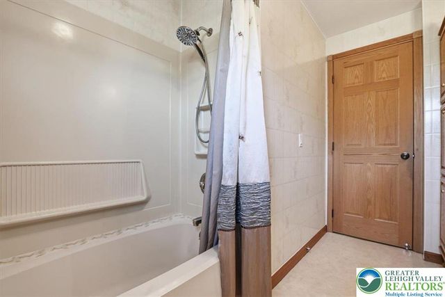 772 Mohawk Trail, Stroud Twp, PA 18360